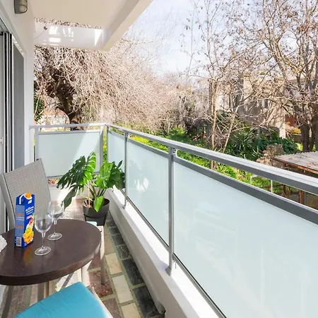 Eln's Sunlit Apartamento